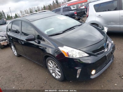 Toyota Prius v 2014