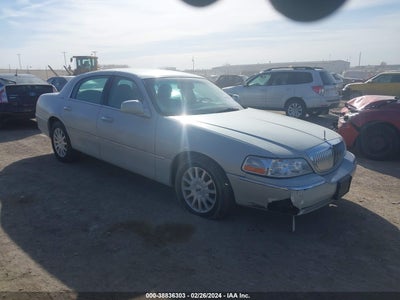 LINCOLN TOWN CAR 2006
