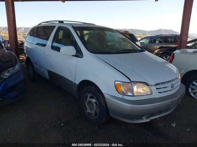 Toyota Sienna 2003