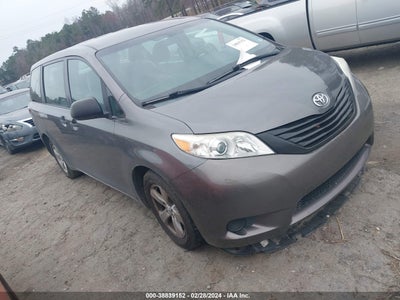 TOYOTA SIENNA 2016