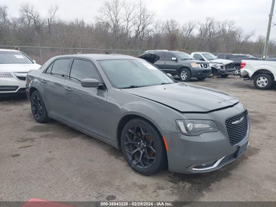 CHRYSLER 300 2019