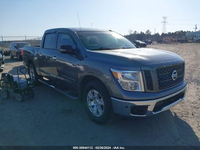 NISSAN TITAN 2019
