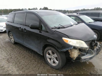 TOYOTA SIENNA 2013