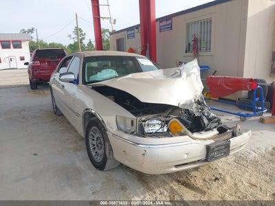 Lincoln Town car 2000