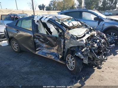 TOYOTA PRIUS 2016