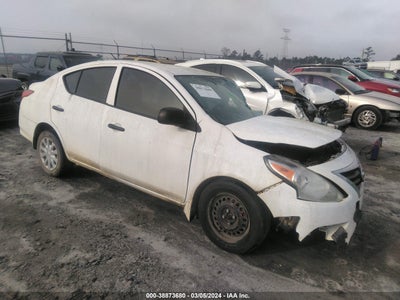 NISSAN VERSA 2015
