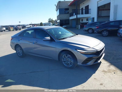 Hyundai Elantra 2024