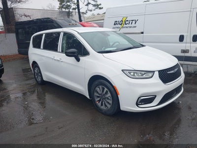 Chrysler Pacifica 2024