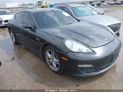 PORSCHE PANAMERA 2011