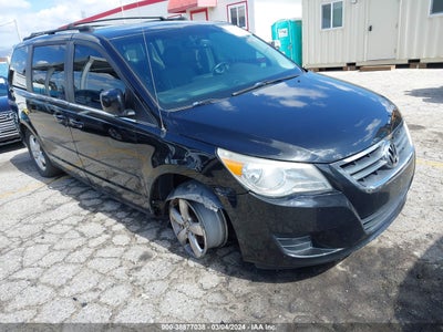 Volkswagen Routan 2010