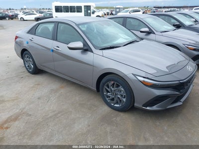 Hyundai Elantra 2024