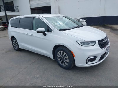 Chrysler Pacifica 2023