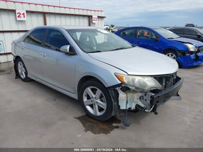 TOYOTA CAMRY 2012