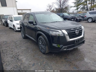 Nissan Pathfinder 2024