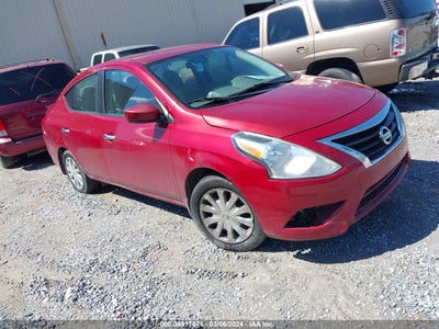 Nissan Versa 2015