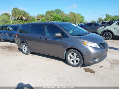 Toyota Sienna 2011