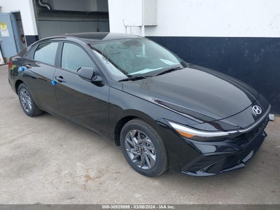 Hyundai Elantra 2024