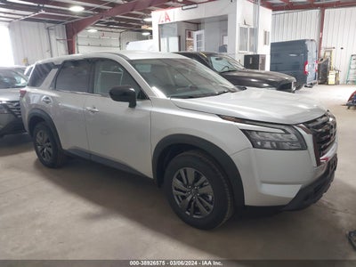 Nissan Pathfinder 2024