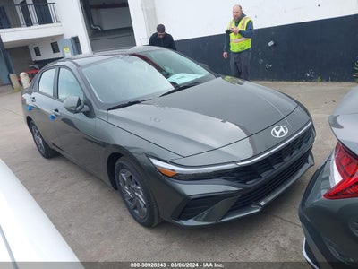 Hyundai Elantra 2024