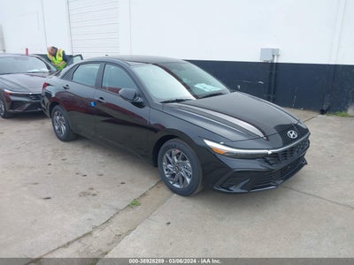 Hyundai Elantra 2024