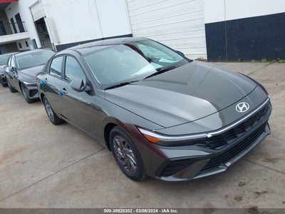 Hyundai Elantra 2024