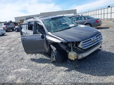 TOYOTA HIGHLANDER 2013