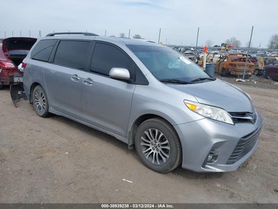 TOYOTA SIENNA 2018