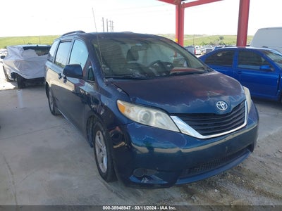 TOYOTA SIENNA 2011