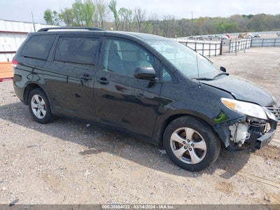 TOYOTA SIENNA 2011