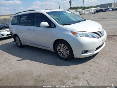 TOYOTA SIENNA 2015