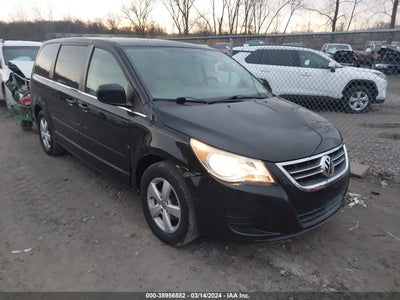 Volkswagen Routan 2010