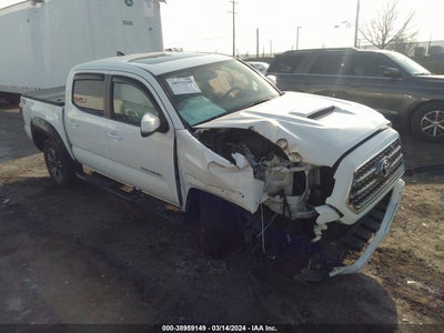 TOYOTA TACOMA 2017