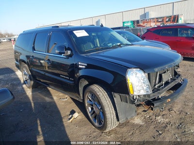 CADILLAC ESCALADE ESV 2013