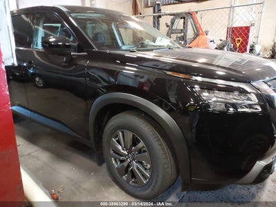 Nissan Pathfinder 2024