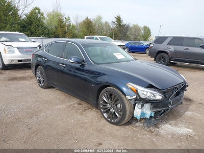 INFINITI Q70 2017