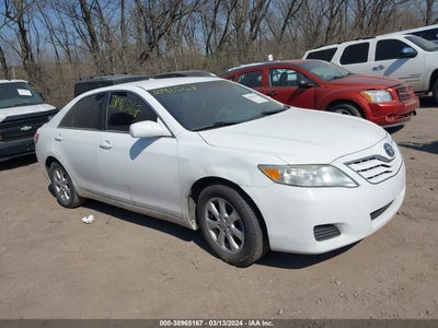 TOYOTA CAMRY 2011