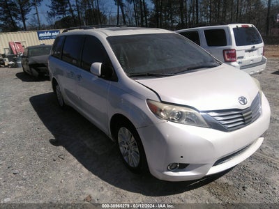 Toyota Sienna 2011