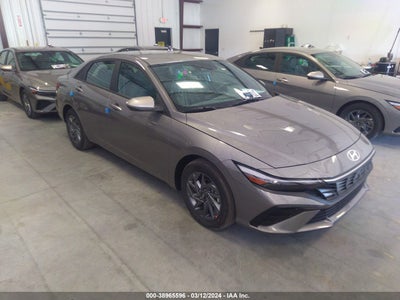 Hyundai Elantra 2024