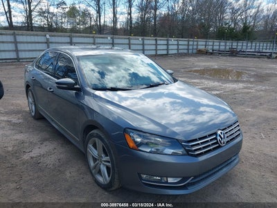 VOLKSWAGEN PASSAT 2013