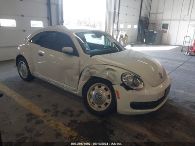 VOLKSWAGEN BEETLE 2015