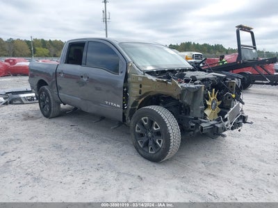 Nissan Titan 2022