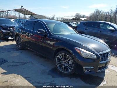 INFINITI Q70 2016
