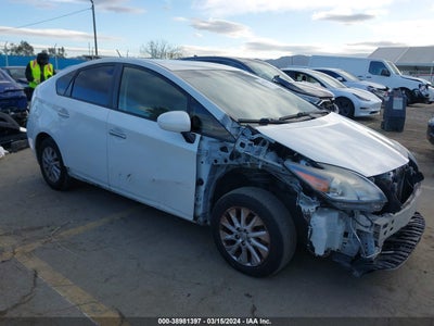 Toyota Prius plug-in 2014