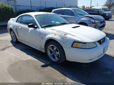 Ford Mustang 2000