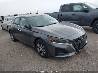 Nissan Altima 2024