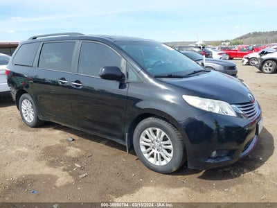 TOYOTA SIENNA 2017