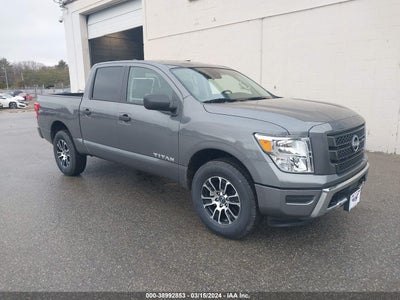 Nissan Titan 2024