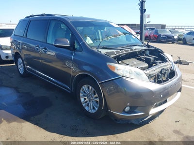 Toyota Sienna 2011