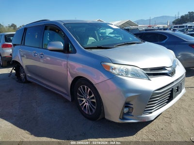 TOYOTA SIENNA 2018