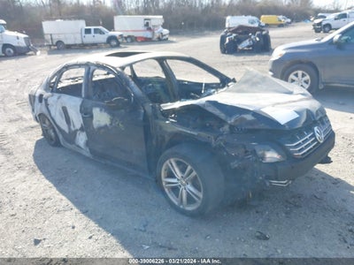 VOLKSWAGEN PASSAT 2015